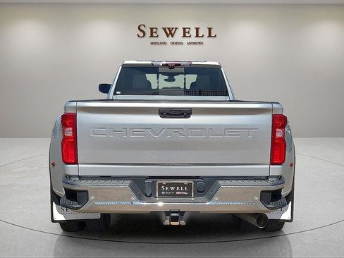 Used 2022 Chevrolet Silverado 3500 LTZ w/ LTZ Convenience Package image 4