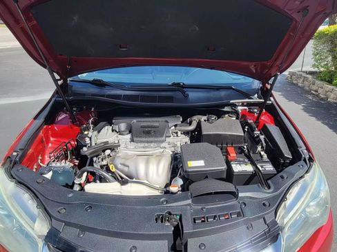 Used 2016 Toyota Camry SE image 11