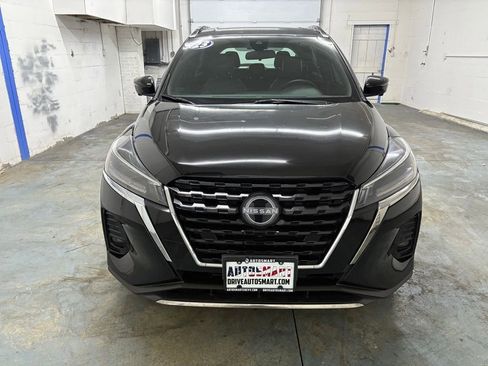 Used 2023 Nissan Kicks SR w/ SR Premium Package image 8