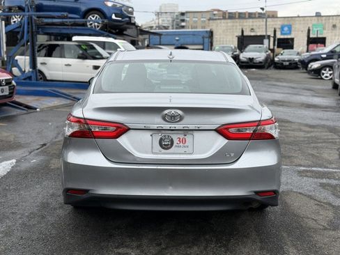 Used 2019 Toyota Camry LE image 9