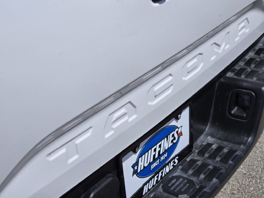 Used 2022 Toyota Tacoma SR RWD image 10