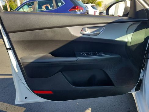 Used 2023 Kia Forte LX image 17