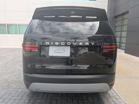 Certified 2025 Land Rover Discovery S image 6