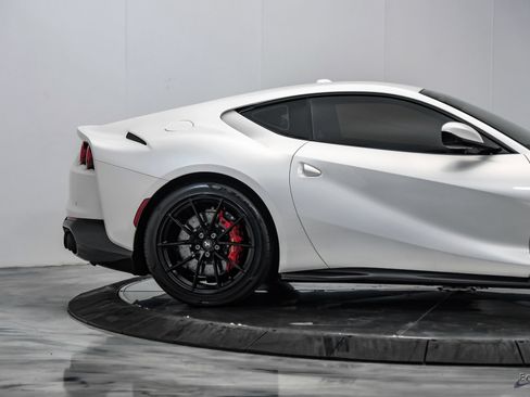 Used 2019 Ferrari 812 Superfast RWD image 26