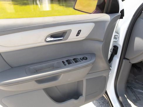 Used 2017 Chevrolet Traverse LS image 7
