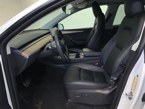 Used 2022 Tesla Model Y Long Range AWD/4WD image 10