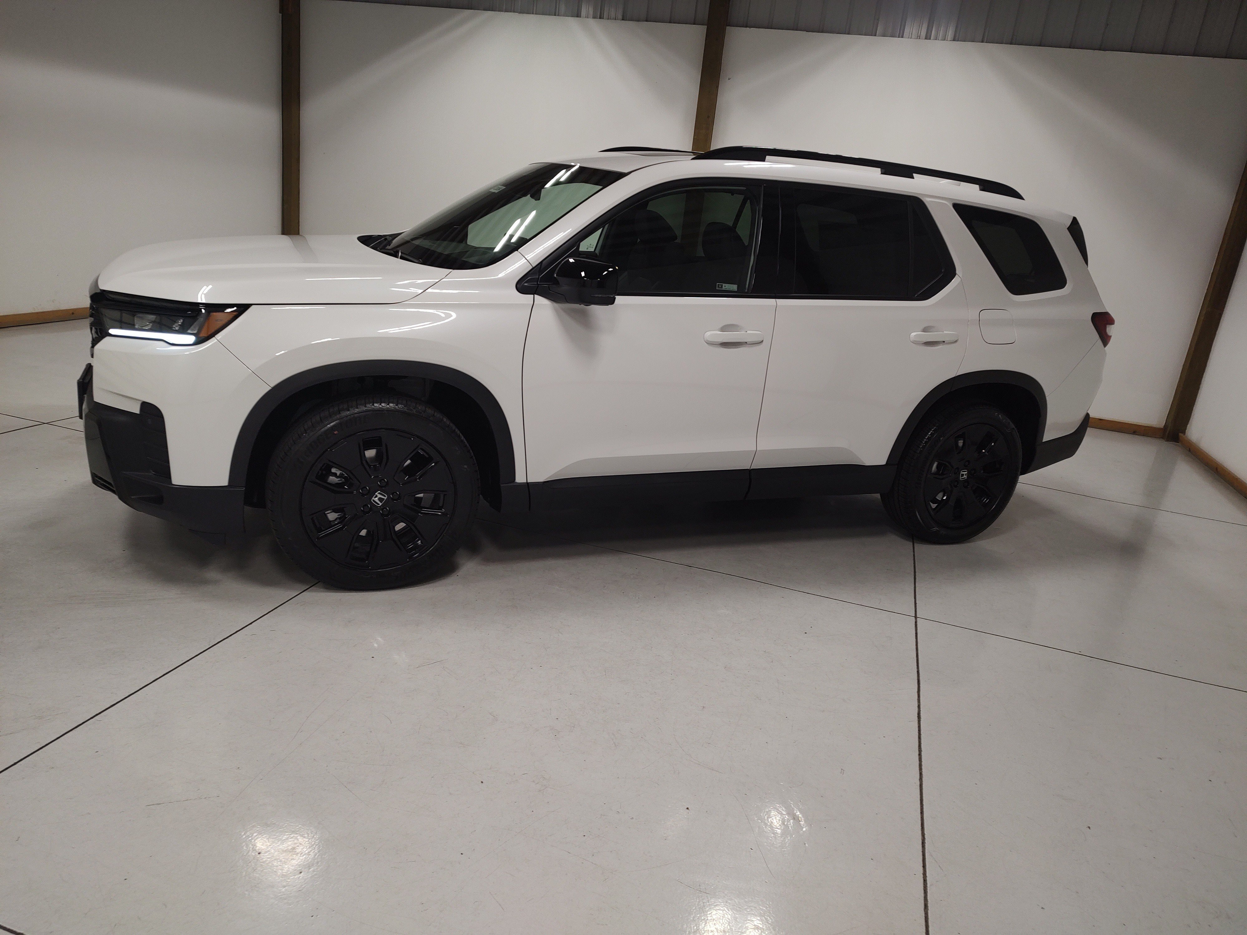 New 2026 Honda Pilot Black Edition image 4