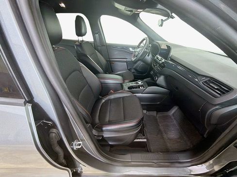Used 2025 Ford Escape ST-Line w/ Equipment Group 301A image 18