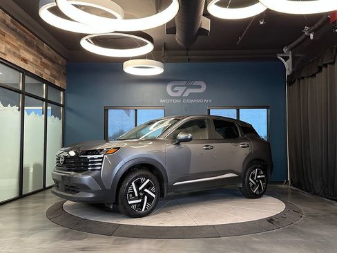 Used 2025 Nissan Kicks SV FWD image 7