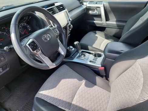Used 2020 Toyota 4Runner SR5 AWD/4WD image 9