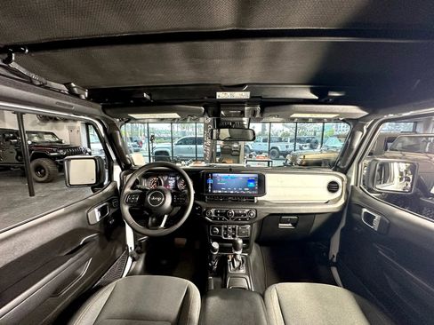 Used 2024 Jeep Wrangler Unlimited Sport image 16