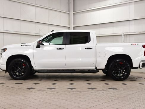 Used 2023 Chevrolet Silverado 1500 RST w/ Redline Edition AWD/4WD image 4