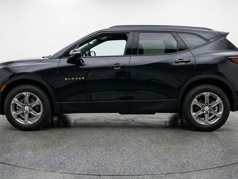 Used 2025 Chevrolet Blazer LT image 5