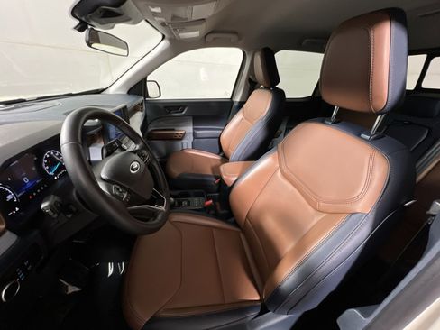 Used 2024 Ford Maverick Lariat image 13