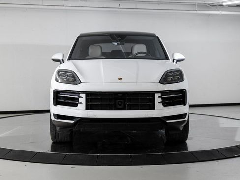 Certified 2025 Porsche Cayenne Coupe image 10