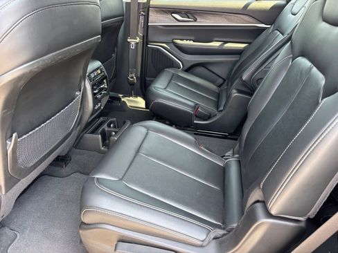Used 2022 Jeep Grand Cherokee L Limited w/ Black Appearance Package RWD image 14