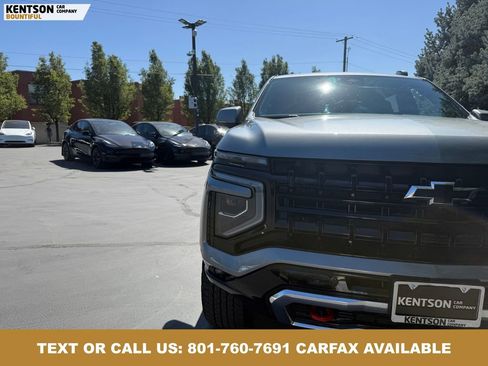 Used 2025 Chevrolet Suburban Z71 AWD/4WD image 13