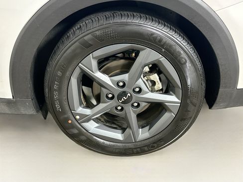Used 2025 Kia K4 FWD image 11