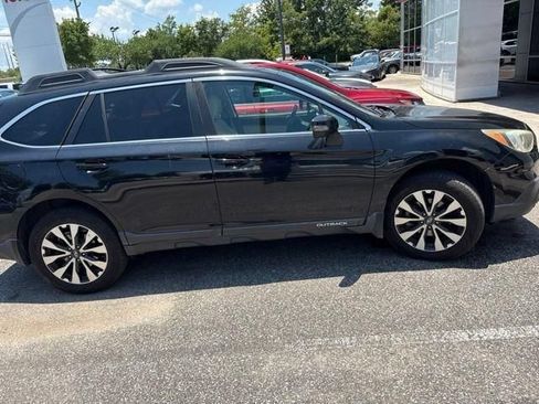 Used 2017 Subaru Outback 2.5i Limited AWD/4WD image 15