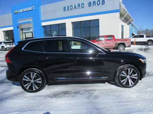 Certified 2023 Volvo XC60 B5 Plus image 4