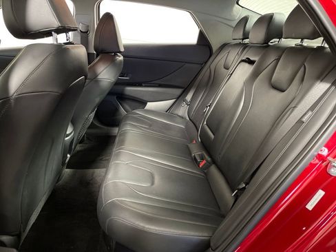 Certified 2025 Hyundai Elantra Limited image 13