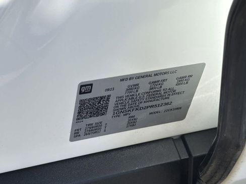 Used 2023 Chevrolet Suburban Premier image 9