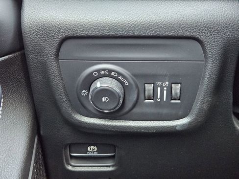 New 2026 Jeep Grand Cherokee L Limited RWD image 20
