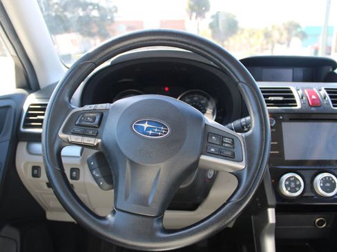 Used 2016 Subaru Forester 2.5i Premium image 9