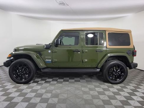 Used 2022 Jeep Wrangler Unlimited Sahara w/ Cold Weather Group AWD/4WD image 2