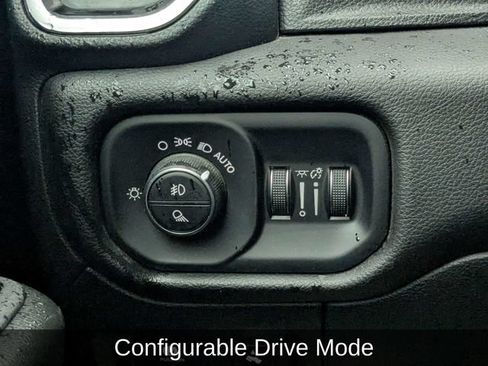 Used 2025 RAM 1500 Big Horn AWD/4WD image 31