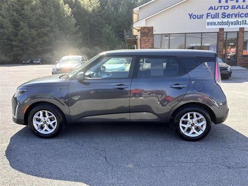 Used 2023 Kia Soul LX w/ Option Group 015 FWD image 8