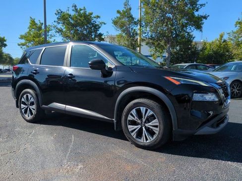 Used 2023 Nissan Rogue SV FWD image 2
