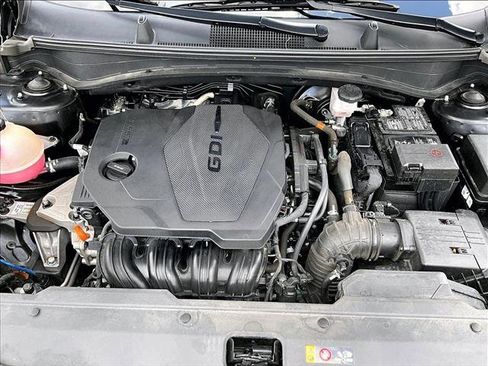 Used 2024 Kia Sportage EX FWD image 11