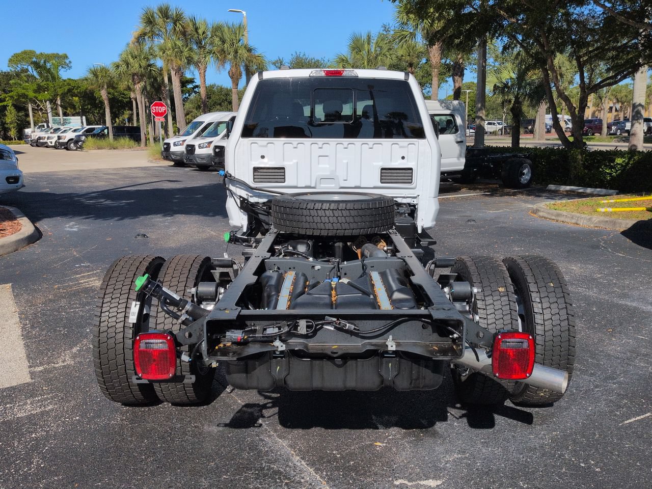 New 2027 Ford F550 4x4 Crew Cab image 5