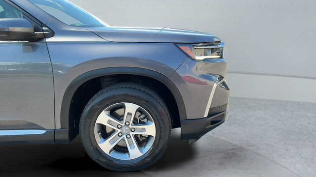 Used 2025 Honda Pilot EX-L image 27