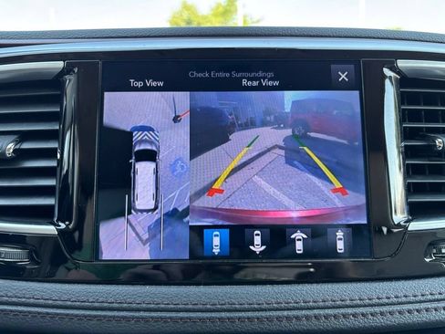 Used 2017 Chrysler Pacifica Limited w/ UConnect Theater Package FWD image 41