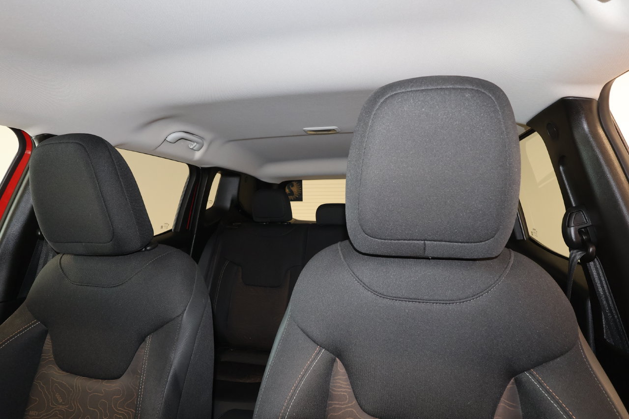 Used 2023 Jeep Renegade Latitude AWD/4WD image 18