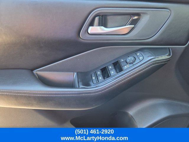 Used 2025 Nissan Rogue SV FWD image 33