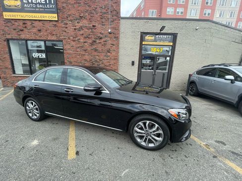 Used 2018 Mercedes-Benz C 300 4MATIC Sedan image 2