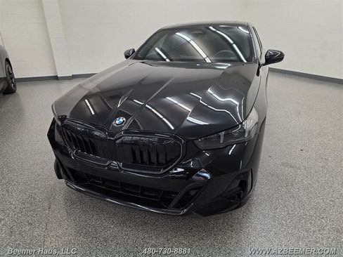 Used 2026 BMW 530i w/ M Sport Package RWD image 2