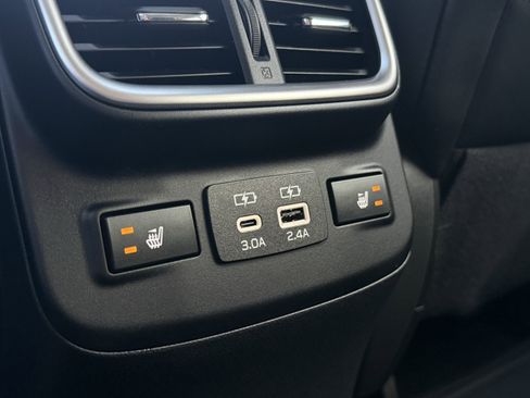 Used 2025 Subaru Outback Touring image 27