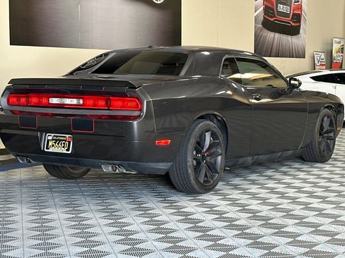 Used 2014 Dodge Challenger R/T w/ Blacktop Package image 4