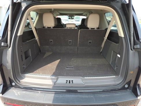 Used 2022 Lincoln Navigator L Reserve image 7