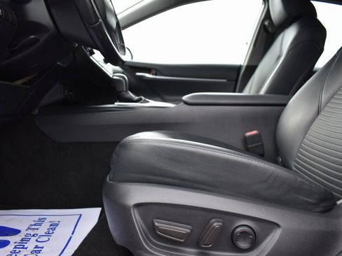 Used 2019 Toyota Camry SE image 8