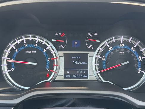 Used 2018 Toyota 4Runner Limited AWD/4WD image 23