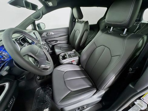 New 2027 Chrysler Pacifica LX FWD image 20
