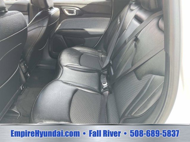 Used 2024 Jeep Compass Latitude AWD/4WD image 16