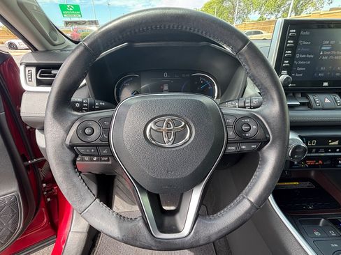 Used 2020 Toyota RAV4 Limited AWD/4WD image 12