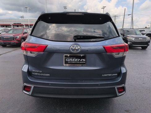Used 2017 Toyota Highlander Limited AWD/4WD image 4