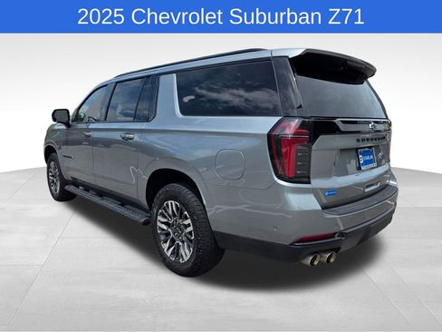 Used 2025 Chevrolet Suburban Z71 AWD/4WD image 6
